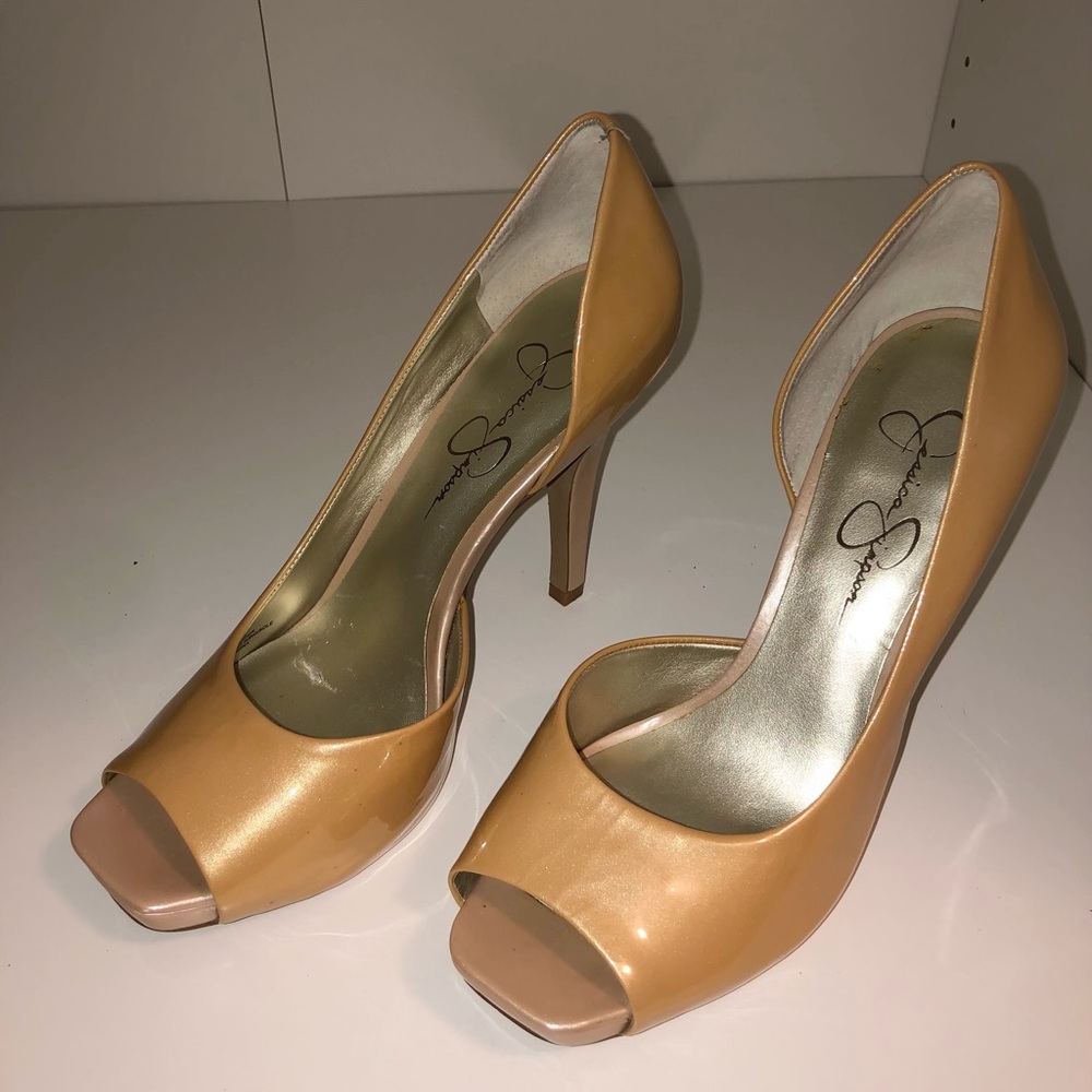 Jessica Simpson nude pumps